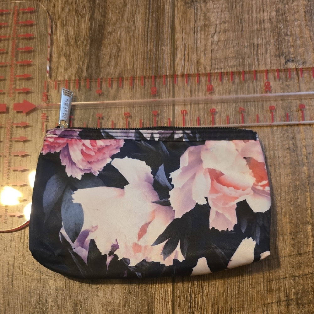Modella Pink and Black Zipper Pouch